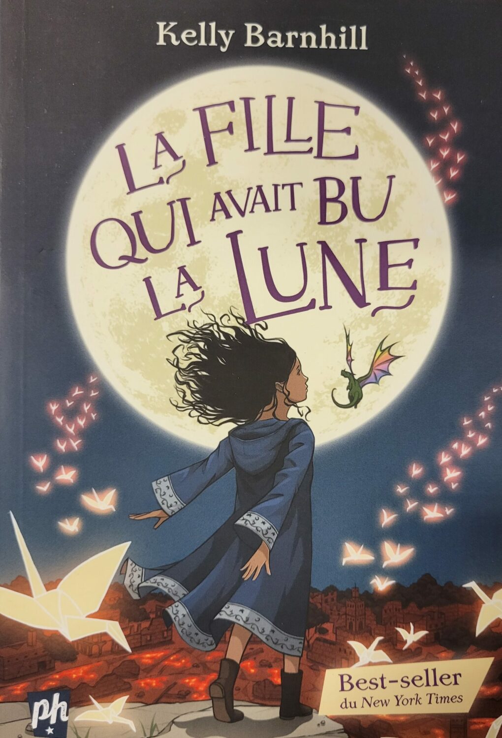 Couverture de La fille qui avait bu la lune