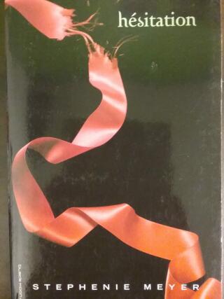 Couverture de Twilight Tome 3 : Hésitation