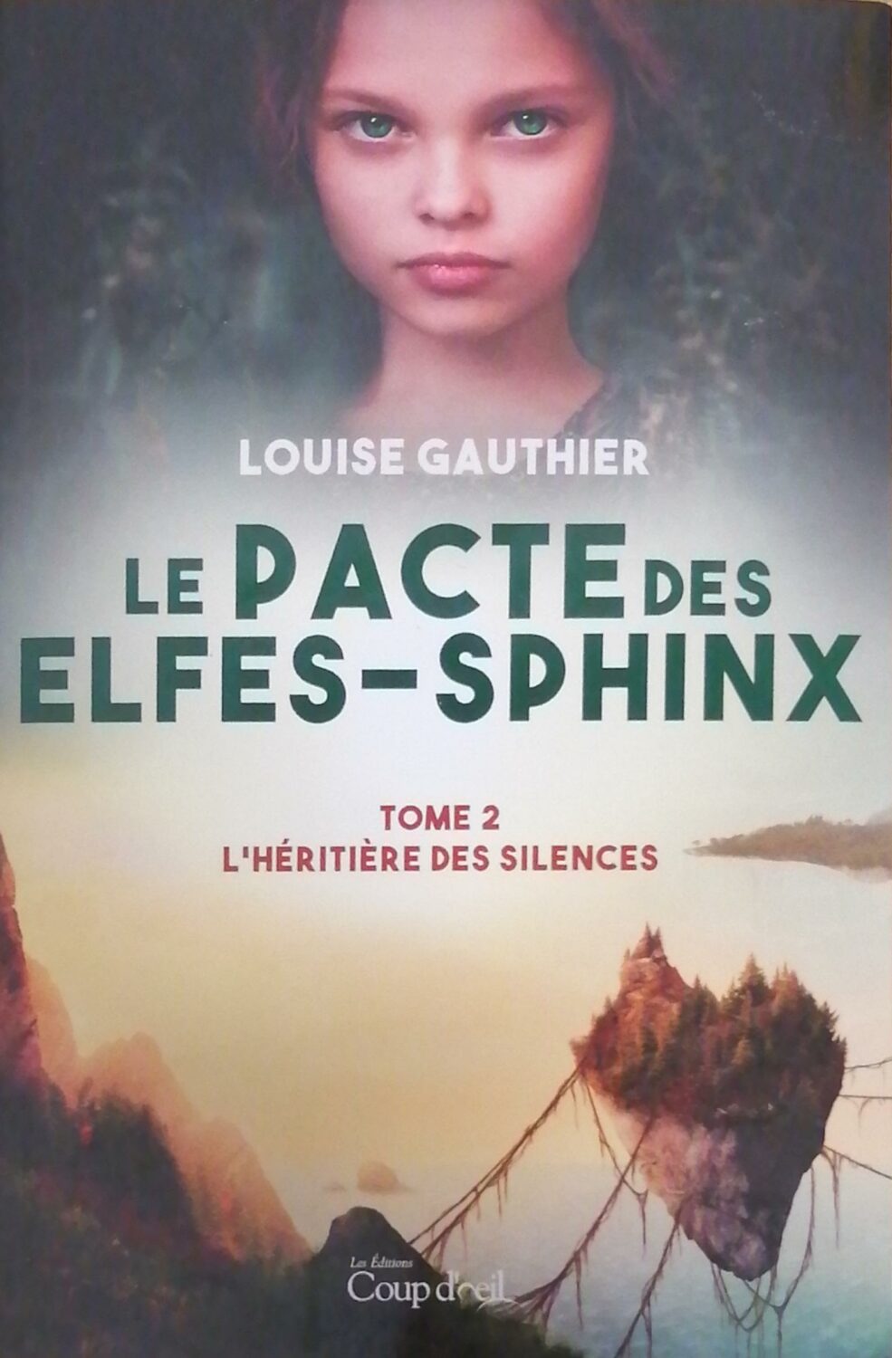 Couverture de Le pacte de elfes-sphinx Tome 2 : L'héritière des silences