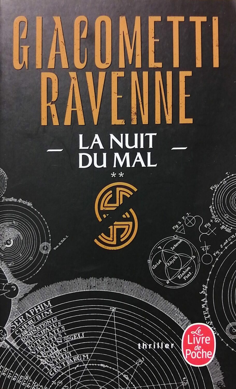 Couverture de La saga du soleil noir Tome 2 : La nuit du mal