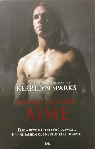 Couverture de Histoires de vampires Tome 9 : Mange, chasse, aime