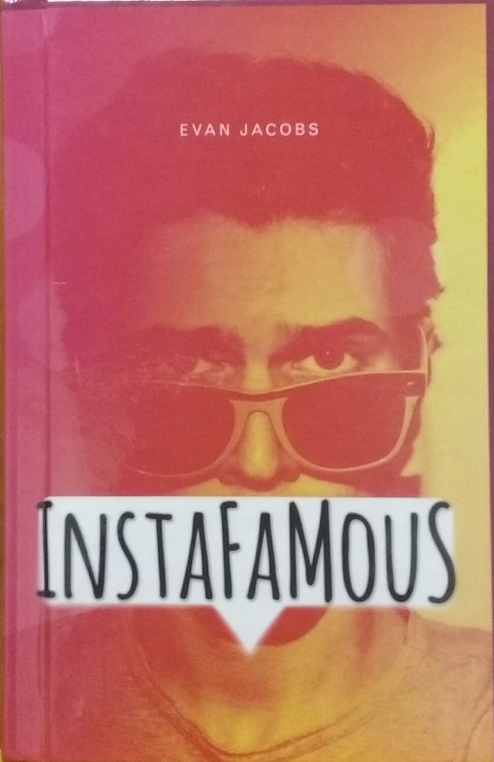 Couverture de Instafamous