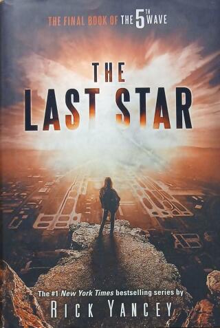 Couverture de The 5th Wave Book 3 : The Last Star