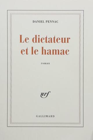 Couverture de Le dictateur et le hamac
