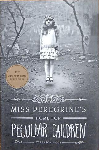 Couverture de Miss Peregrine's Peculiar Children Book 1 : Miss Peregrine's Home for Peculiar Children